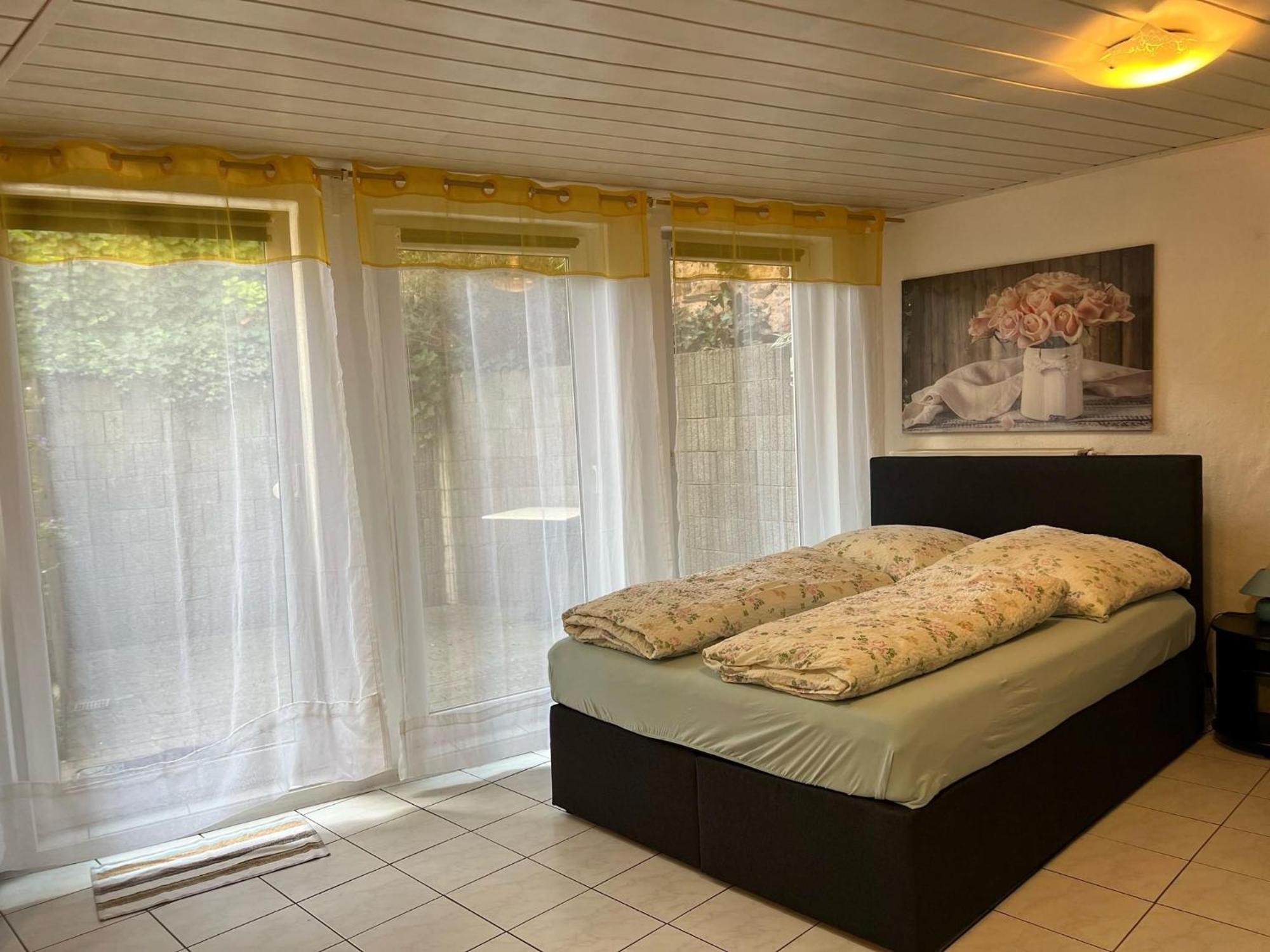 Linh'S Ferienwohnung Саарбург Экстерьер фото
